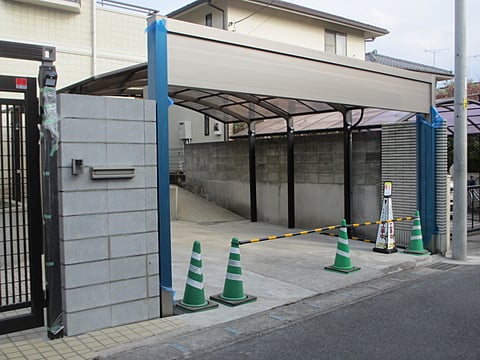 ワイドシャッター施工中